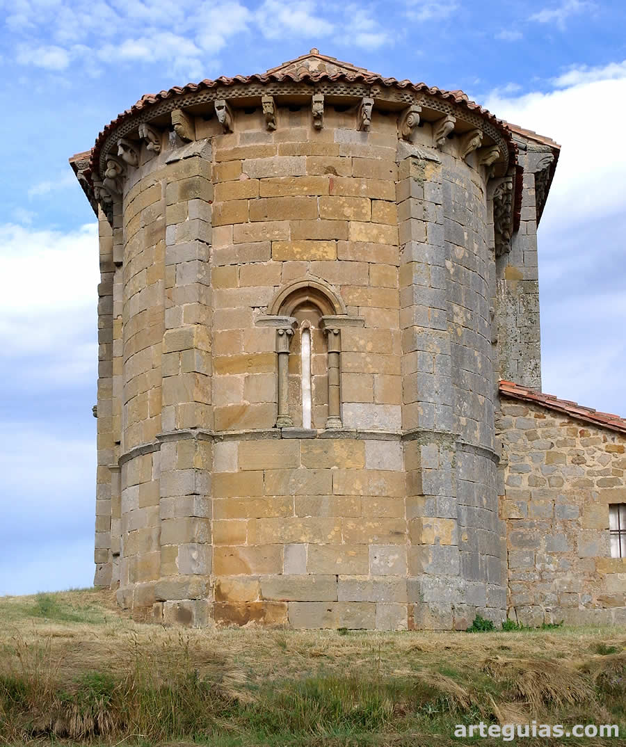 &Aacute;bside rom&aacute;nico de la iglesia de Matalbaniega, Palencia