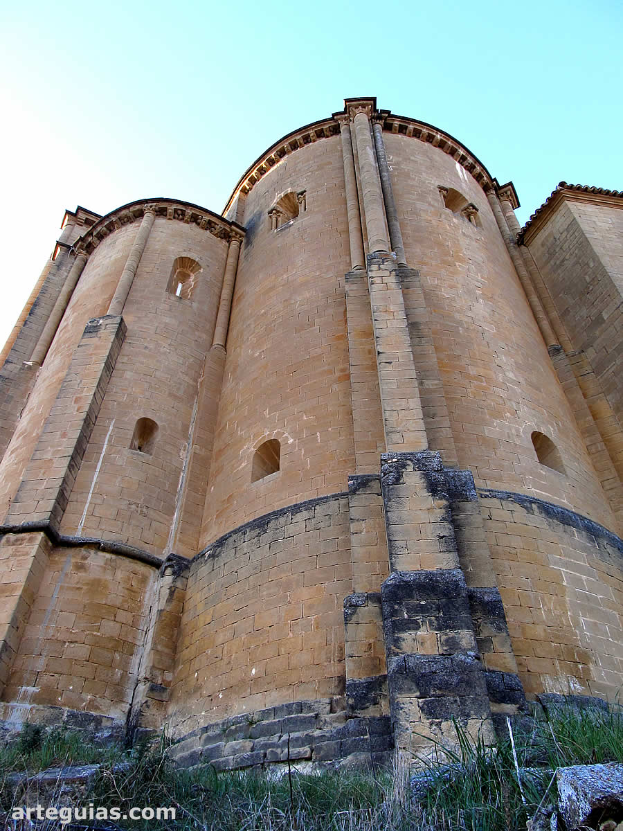 Magn&iacute;fico asepcto de la iglesia desde el este
