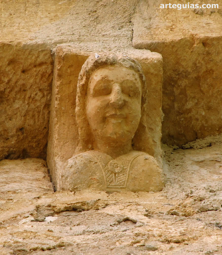 Cnecillo con busto humano