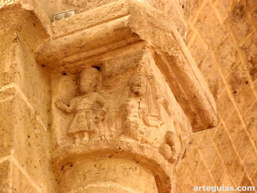 Capitel con un hombre y una nereida