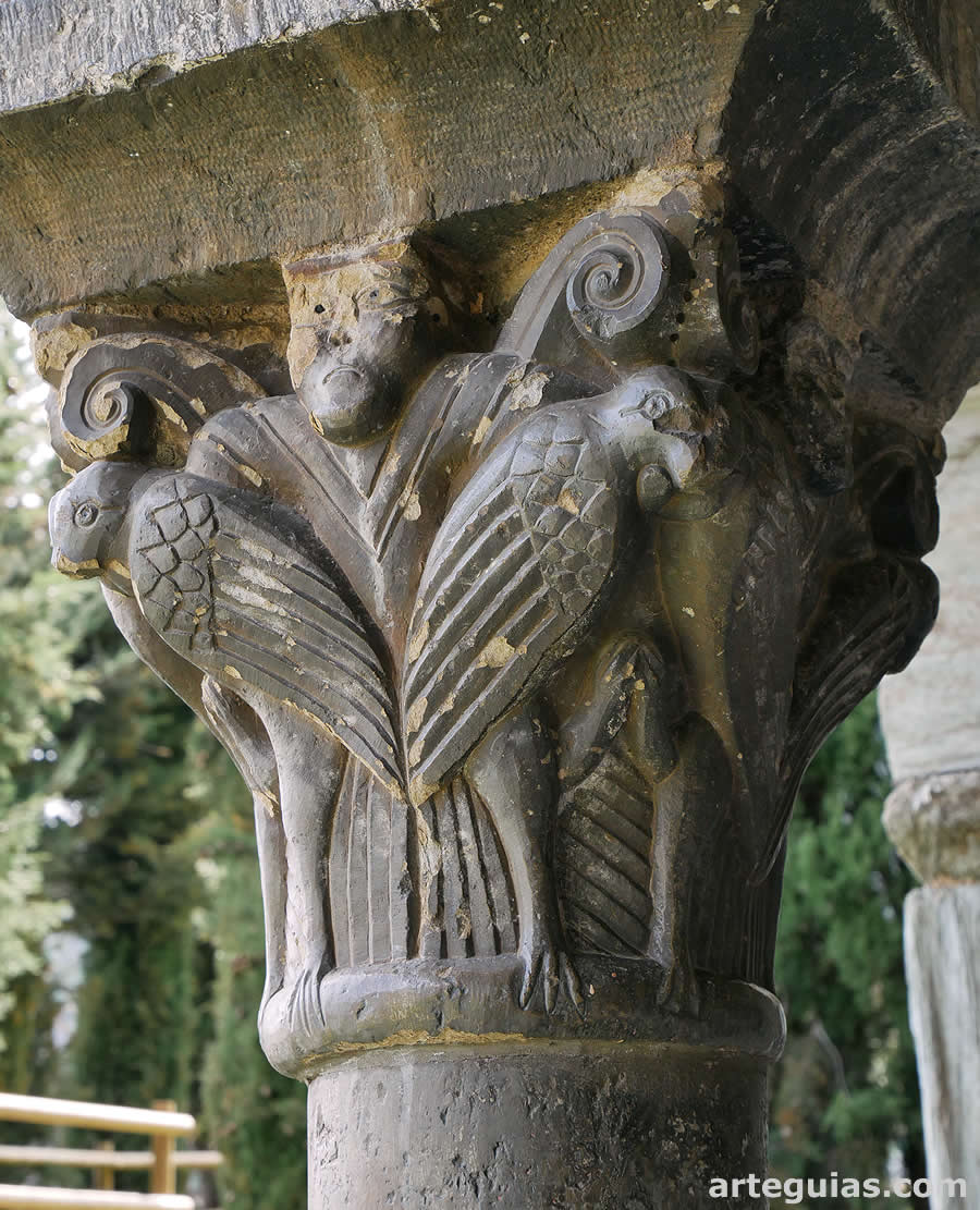 Capitel de aves