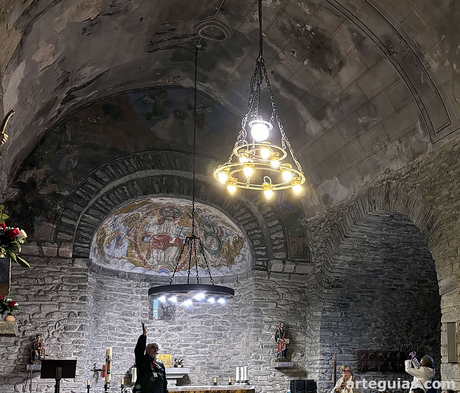 Interior de la iglesia de Queralbs