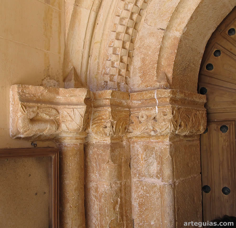 Detalle de la parte opuesta de la misma puerta