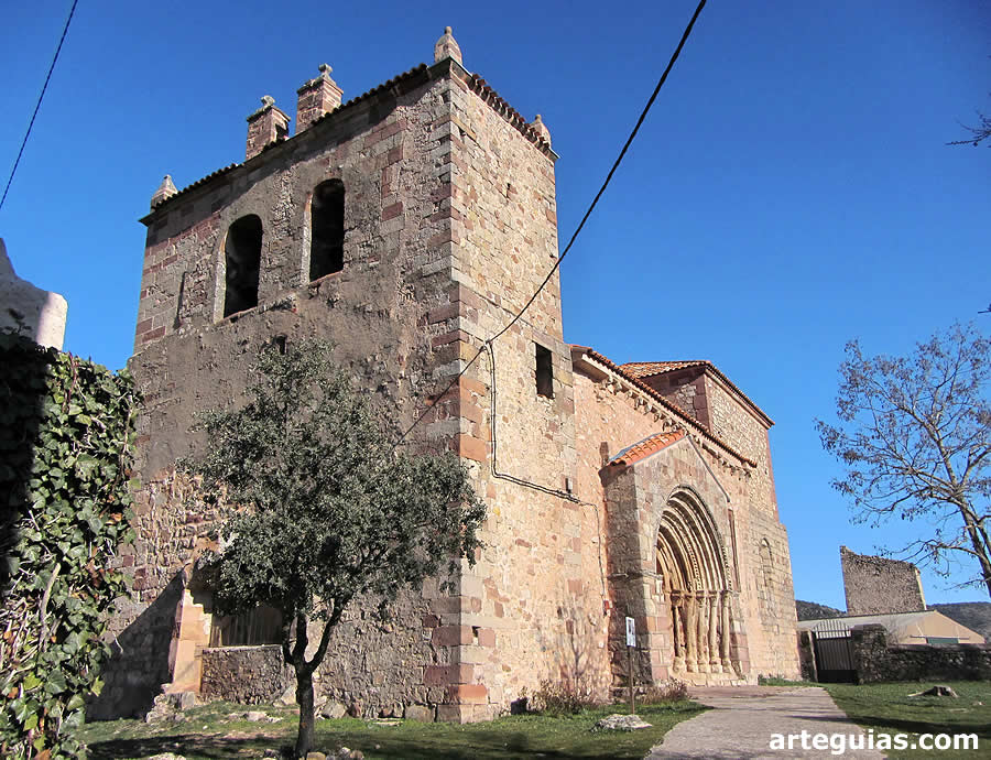 La iglesia de Riba de Saelices desde el suroeste