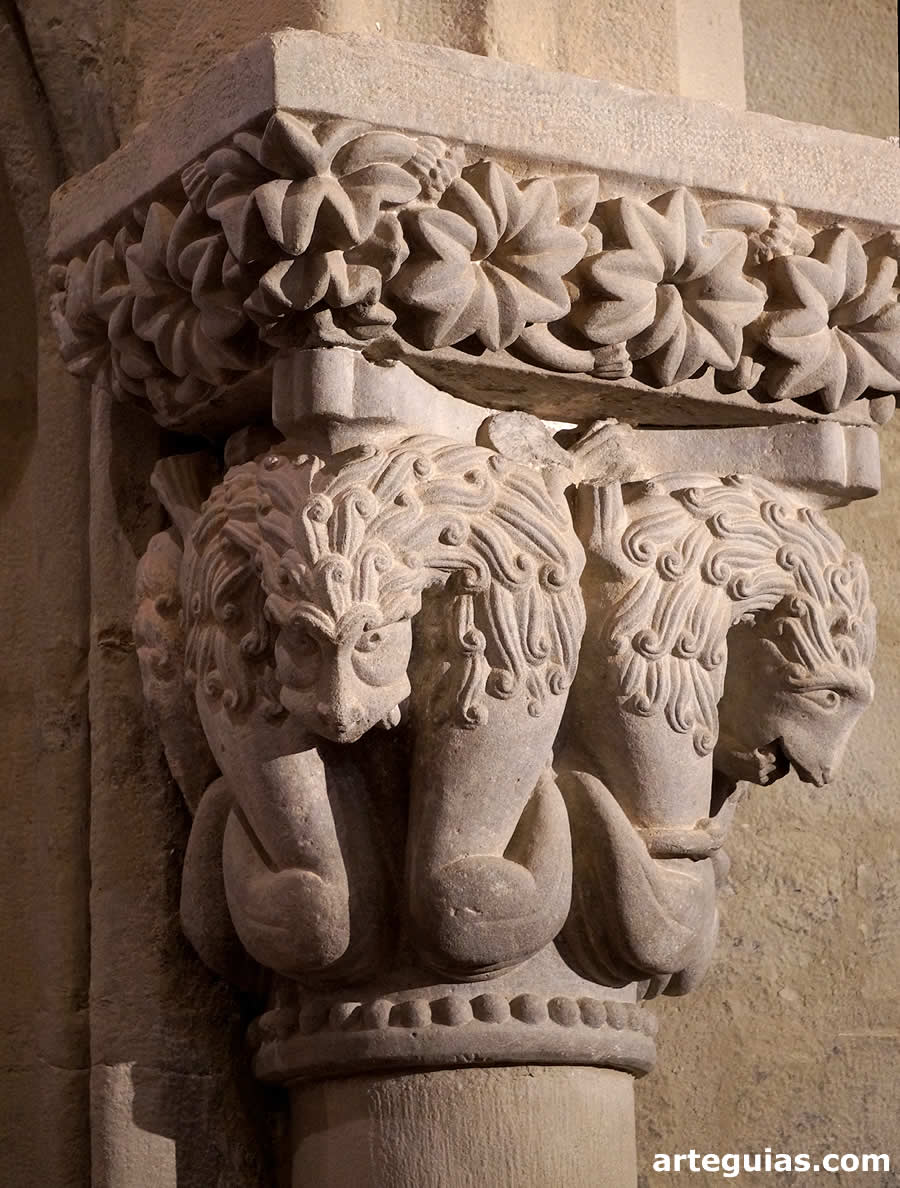 Capitel con leones de cabeza com&uacute;n