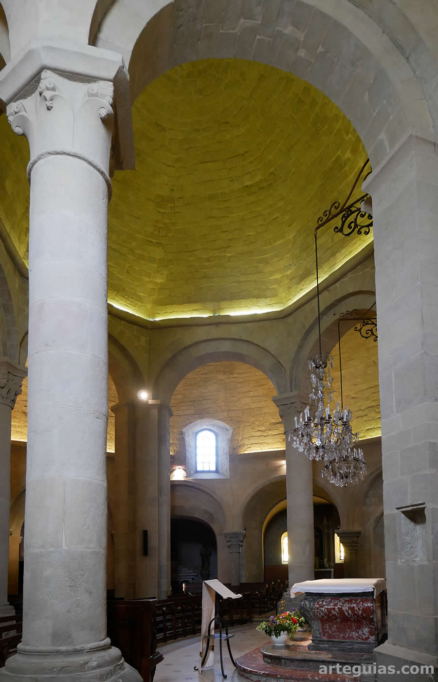 Iglesia de Rieux-Minervois, Francia: interior