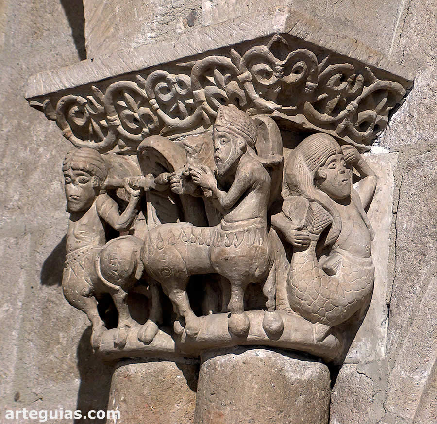 Capitel con centauros y nereidas