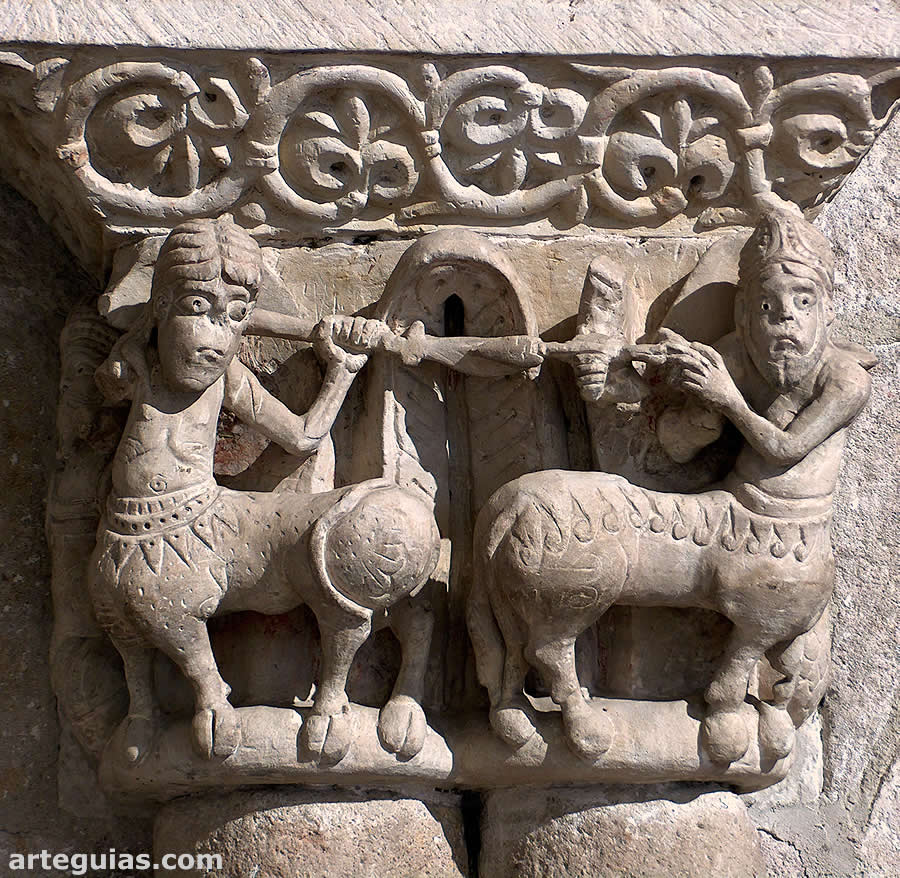Uno de los mejores capiteles de la iglesia de San Claudio de Olivares de Zamora