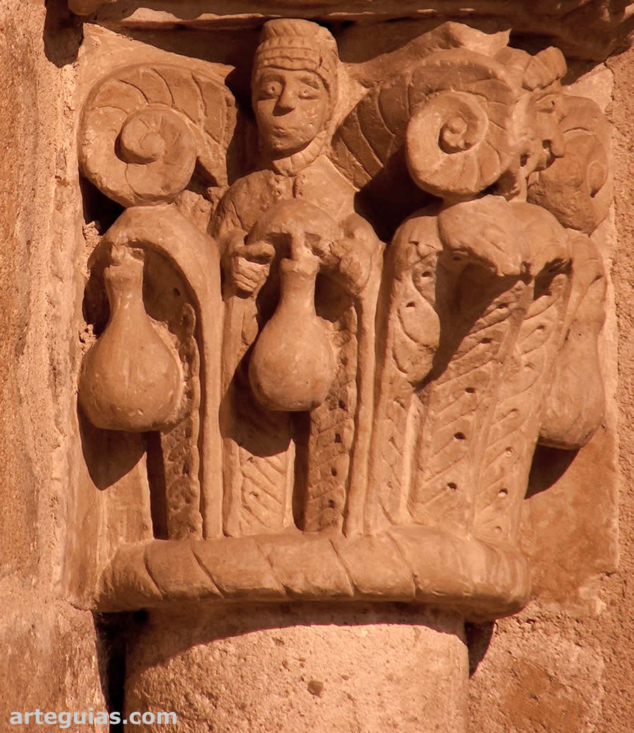 Capitel de extra&ntilde;a iconograf&iacute;a