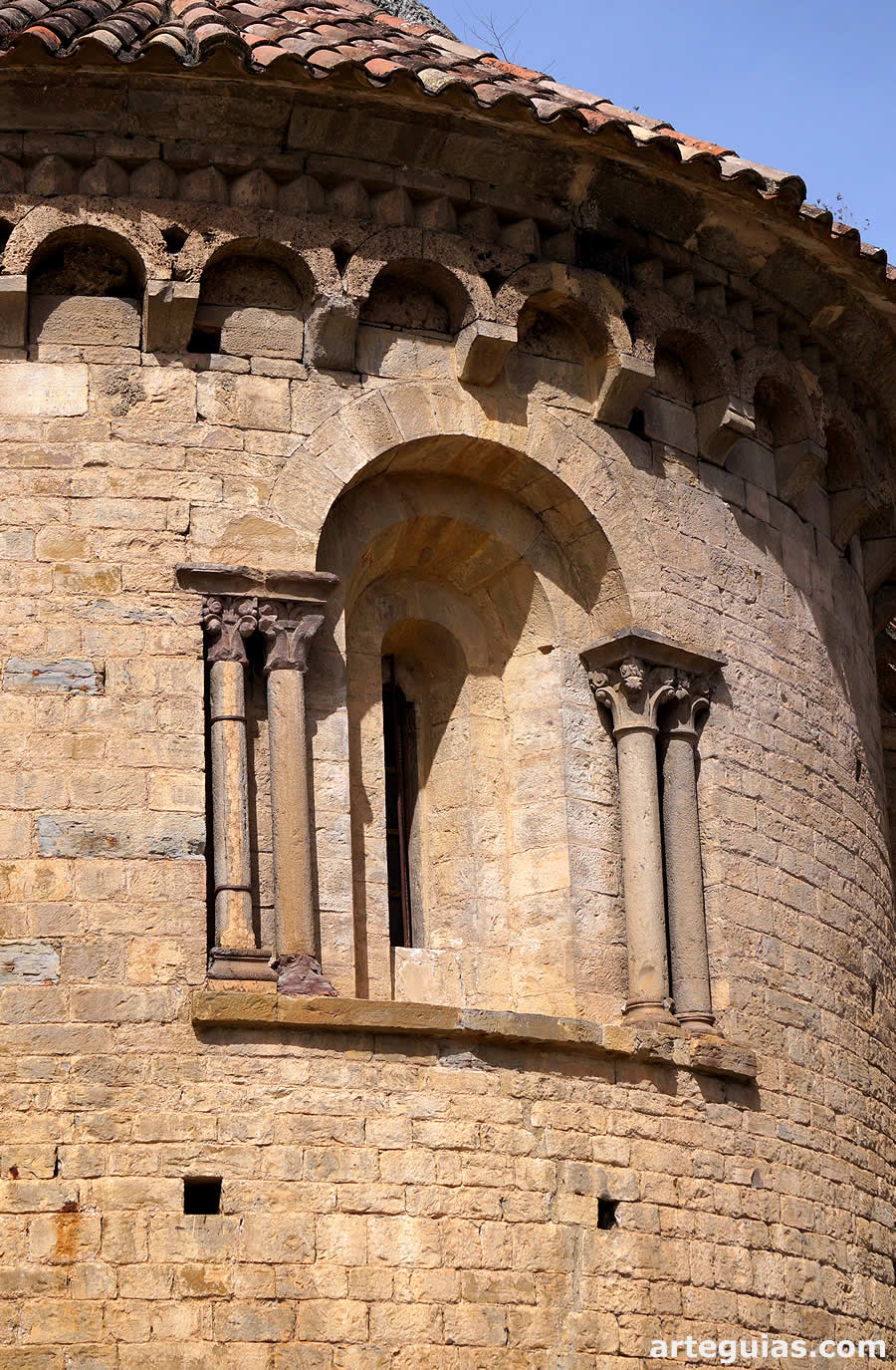 Detalle del &aacute;bside