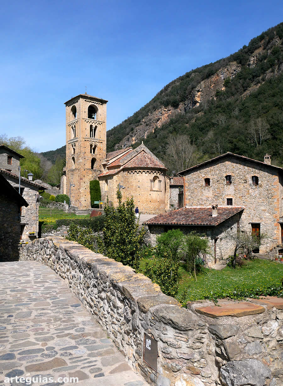 Gu&iacute;a de la iglesia de San Crist&oacute;bal de Beget, Girona