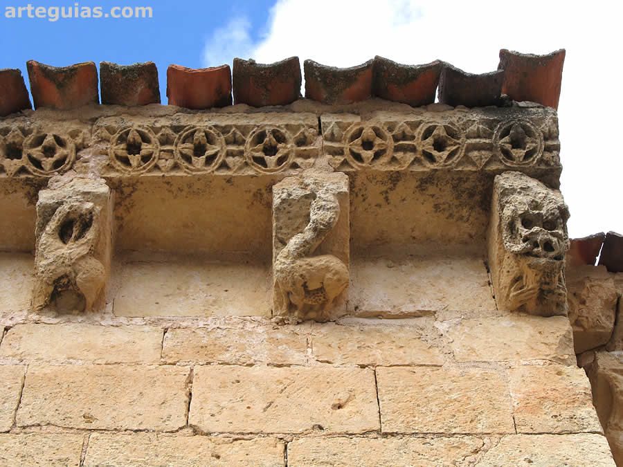 Canecillos zoomorfos