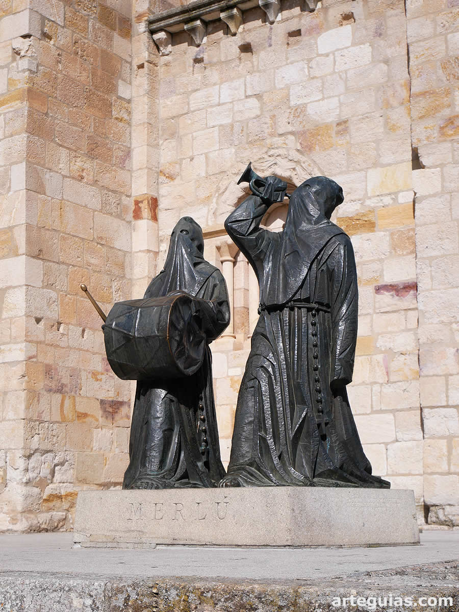 La iglesia de San Juan de Puerta Nueva est&aacute; en uno de los centros vitales de la ciudad de Zamora: la Plaza Mayor