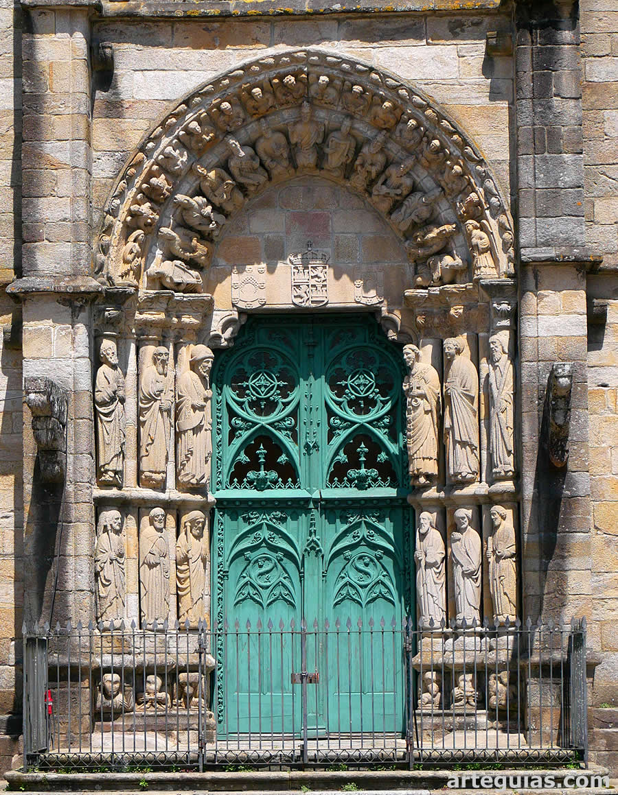 Preciosa portada g&oacute;tica de San Mart&iacute;n de Noia