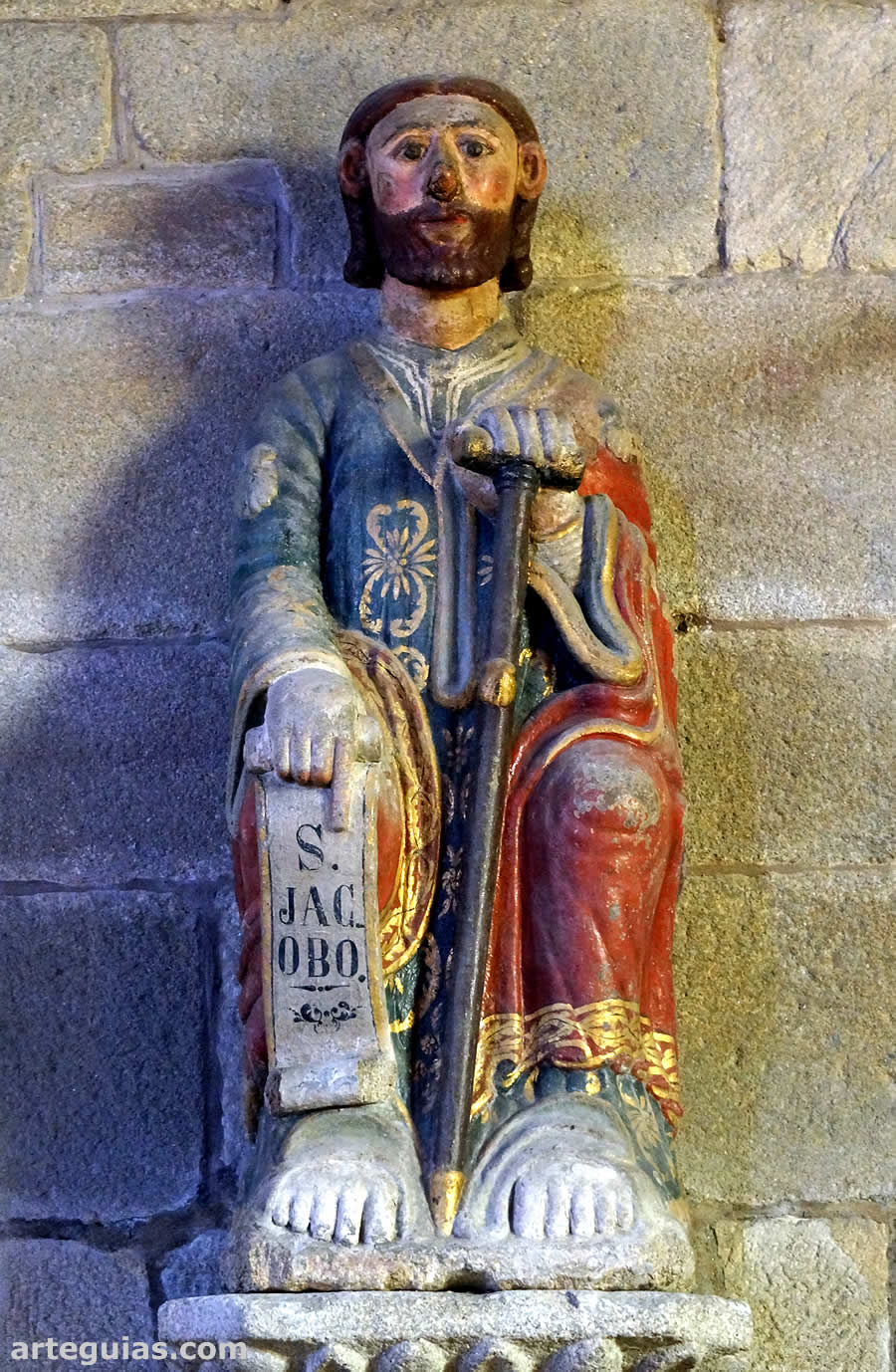 Estatua g&oacute;tica de Santiago ap&oacute;stol