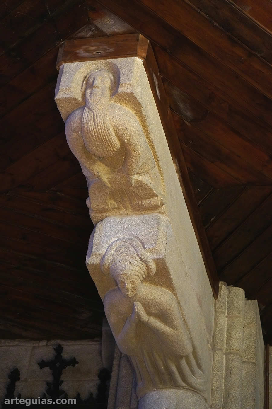 Canes de piedra del coro