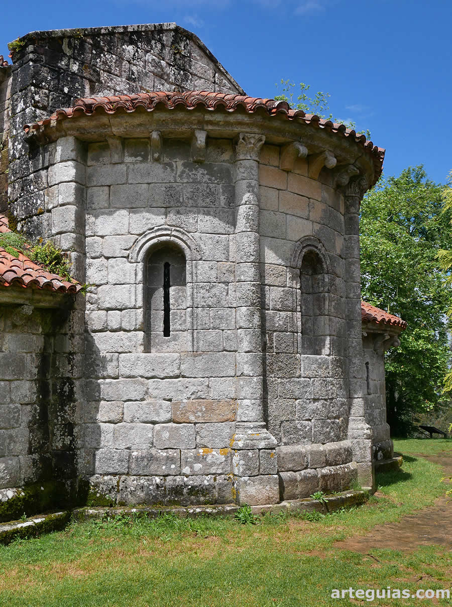 &Aacute;bside central de la cabecera