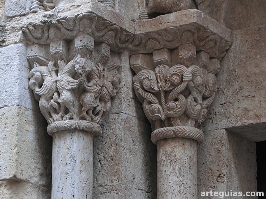 Capiteles de la izquierda del observador