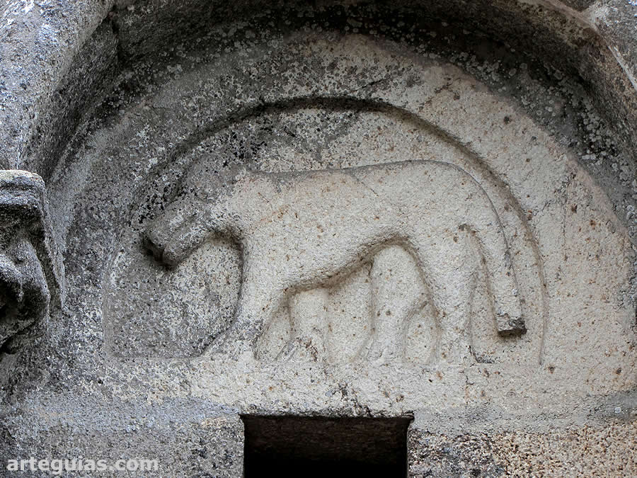 T&iacute;mpano de la puerta rom&aacute;nica norte