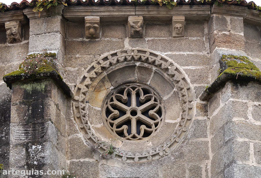 Roset&oacute;n y canecillos