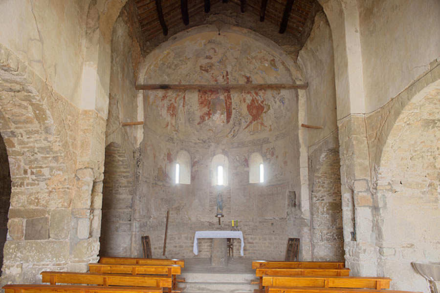 Interior de Santa Mar&iacute;a de Palau de Rialb