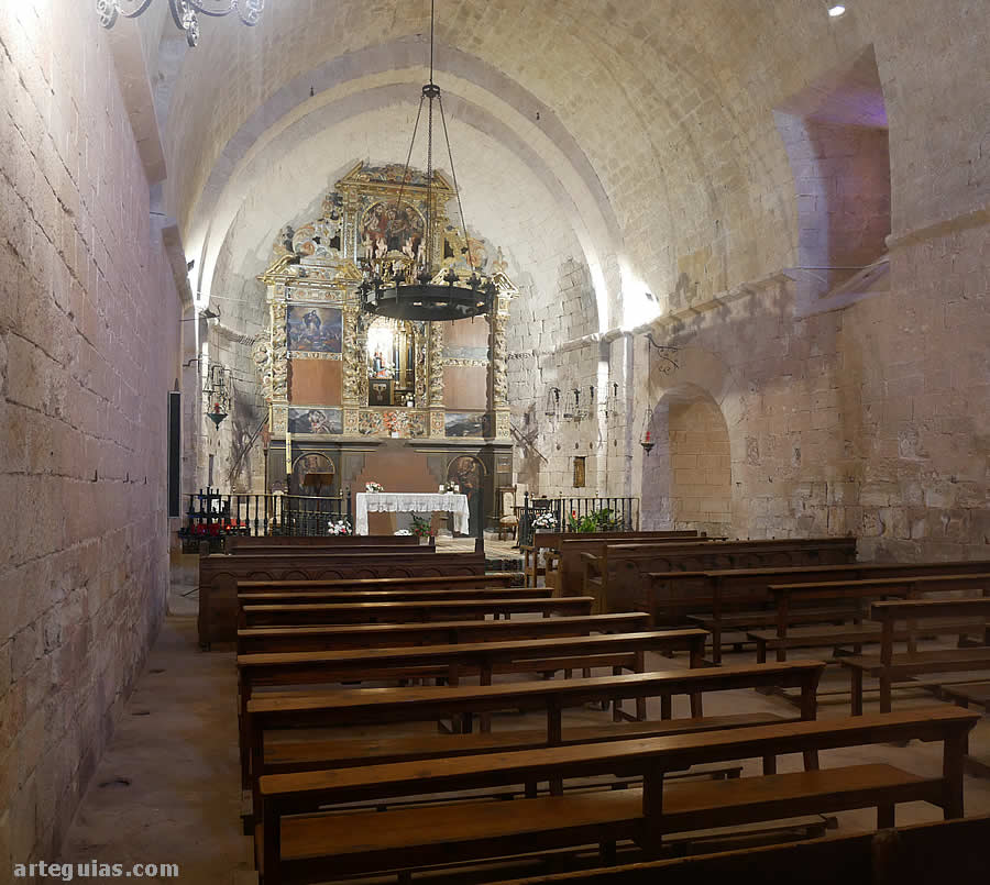 Interior de la iglesia de Santa Mar&iacute;a de Siurana