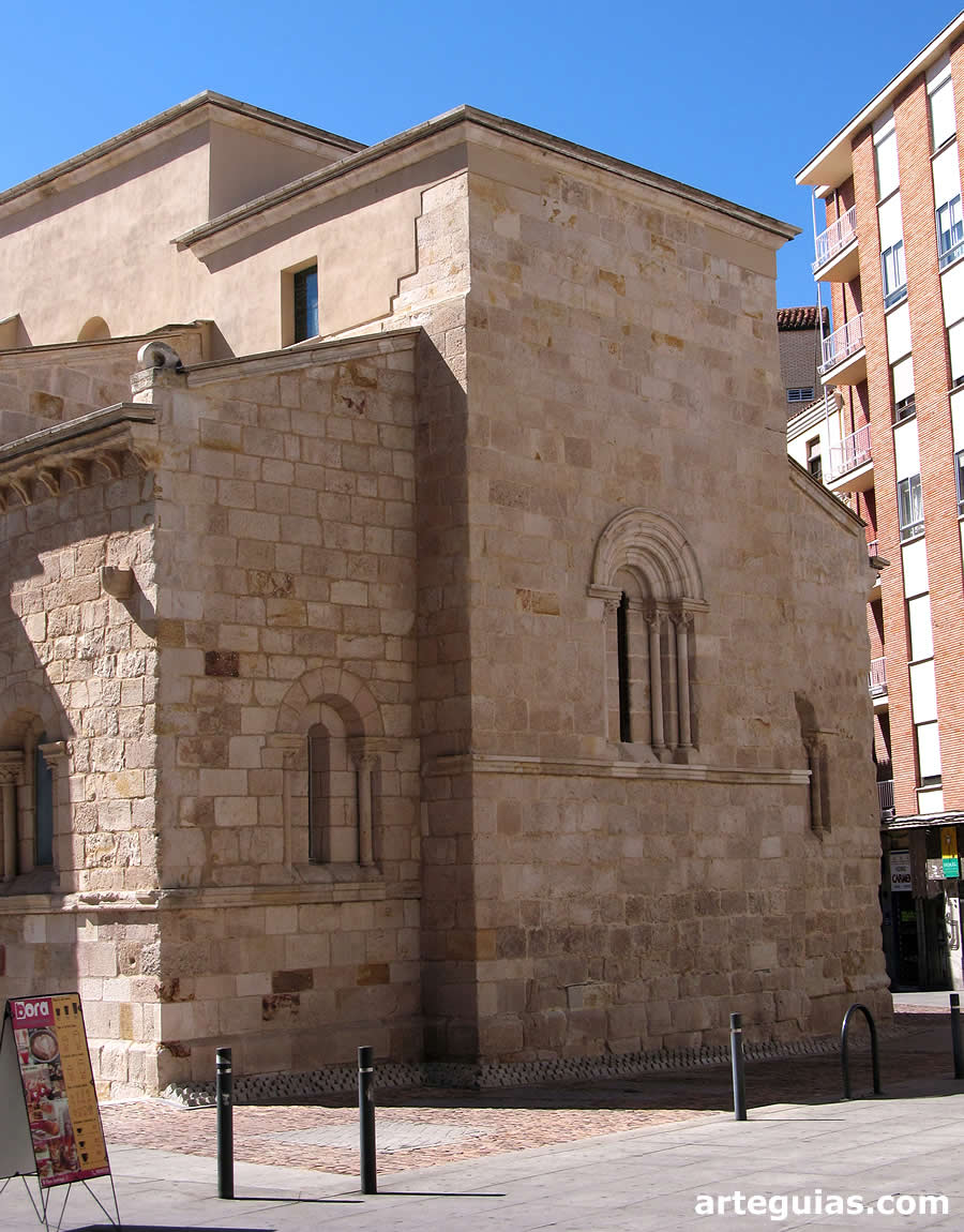 Cabecera de tres &aacute;bsides rectangulares