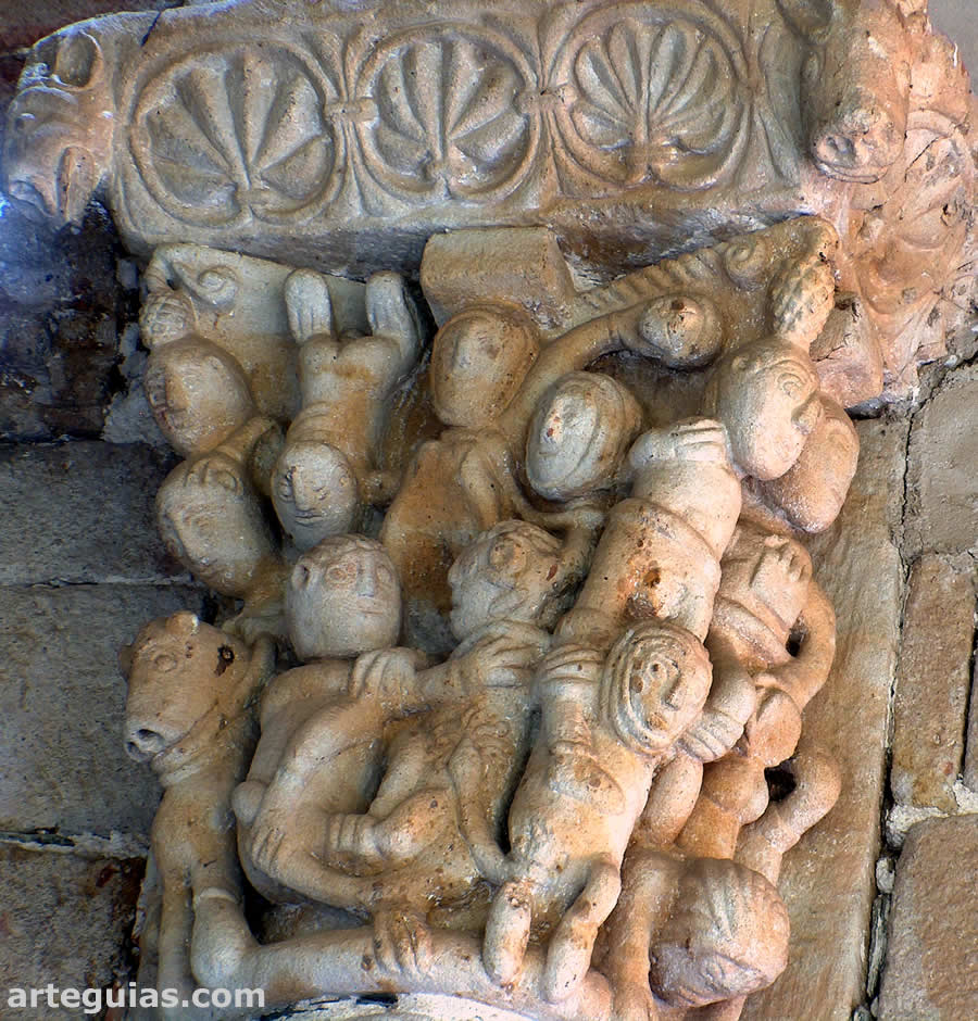 Capitel del una de las responsiones