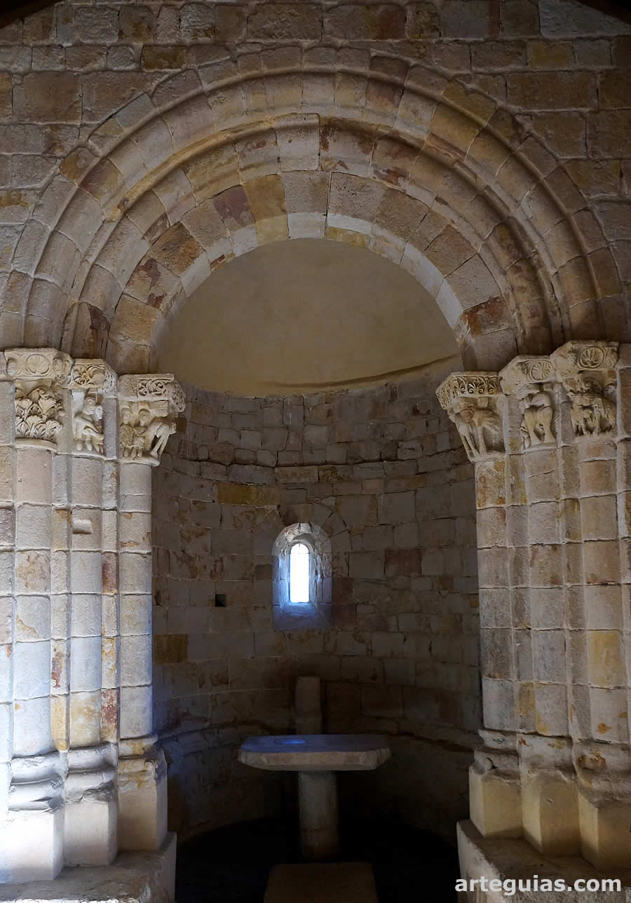Espectacular arco triunfal de Satiago de los Caballeros de Zamora