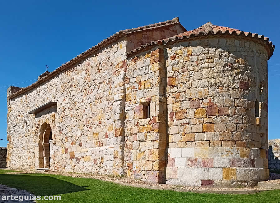 La iglesia de Santiago de los Caballeros de Zamora vista desde el sureste
