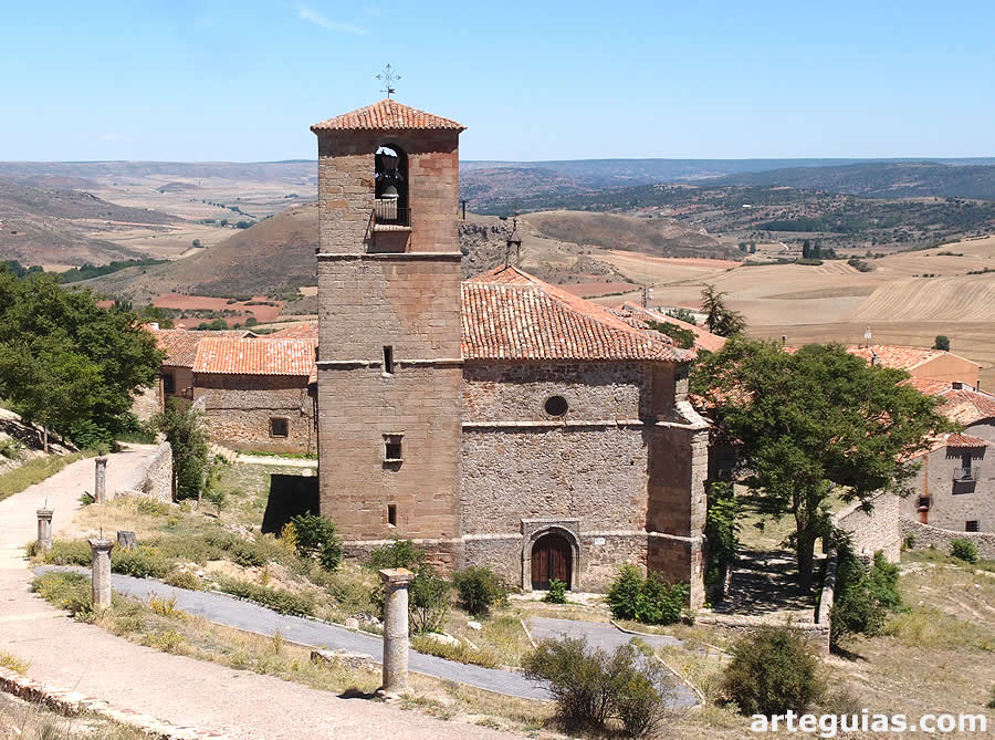 La iglesia atencina de la Trinidad desde el oeste