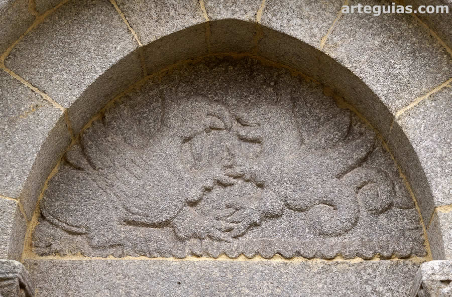 T&iacute;mpano de la puerta norte