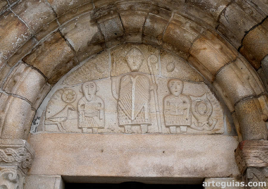 T&iacute;mpano de la puerta occidental