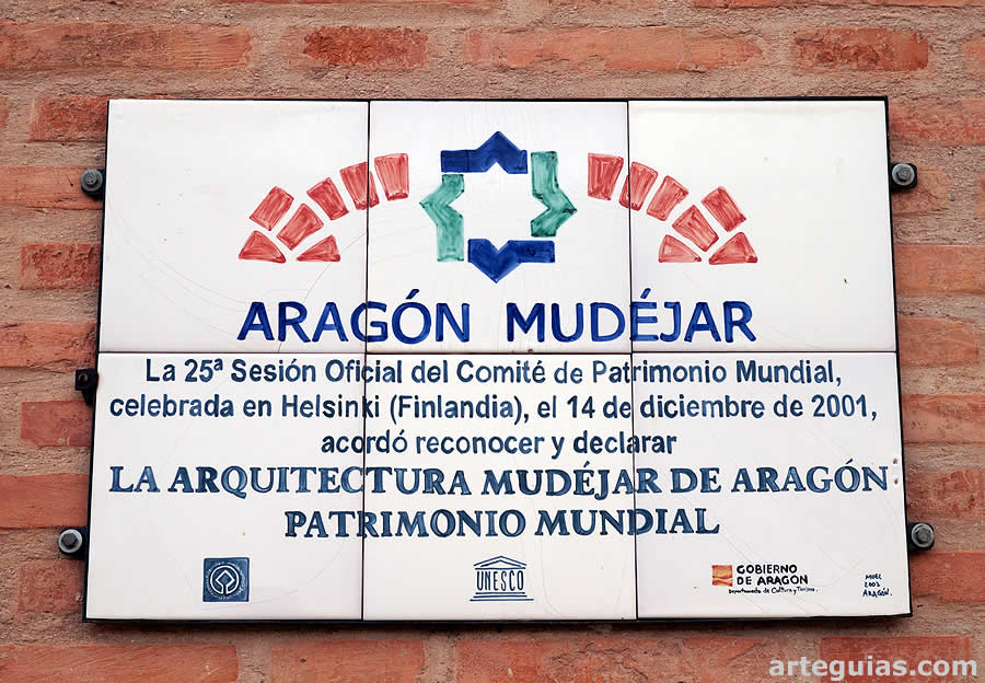 Letrero en la iglesia que acredita al mud&eacute;jar aragon&eacute;s como Patrimonio Mundial de la UNESCO