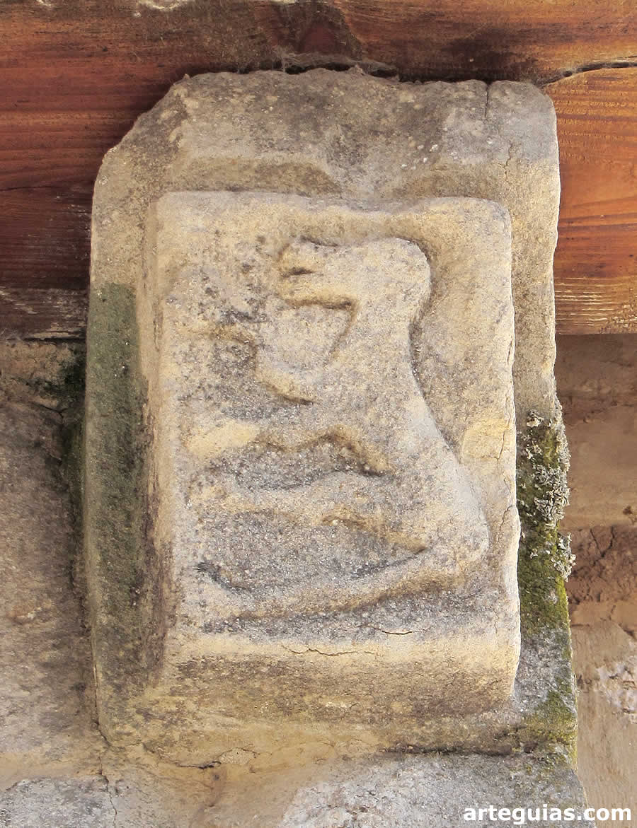 Canecillo rom&aacute;nico con un le&oacute;n