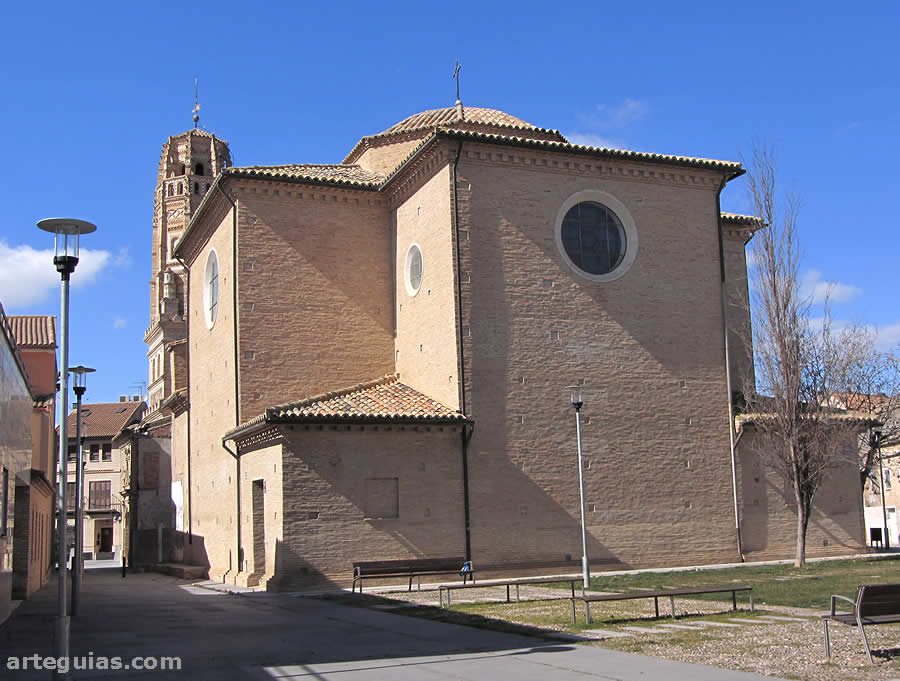 Cabecera de la iglesia de Utebo, en su aspecto exterior