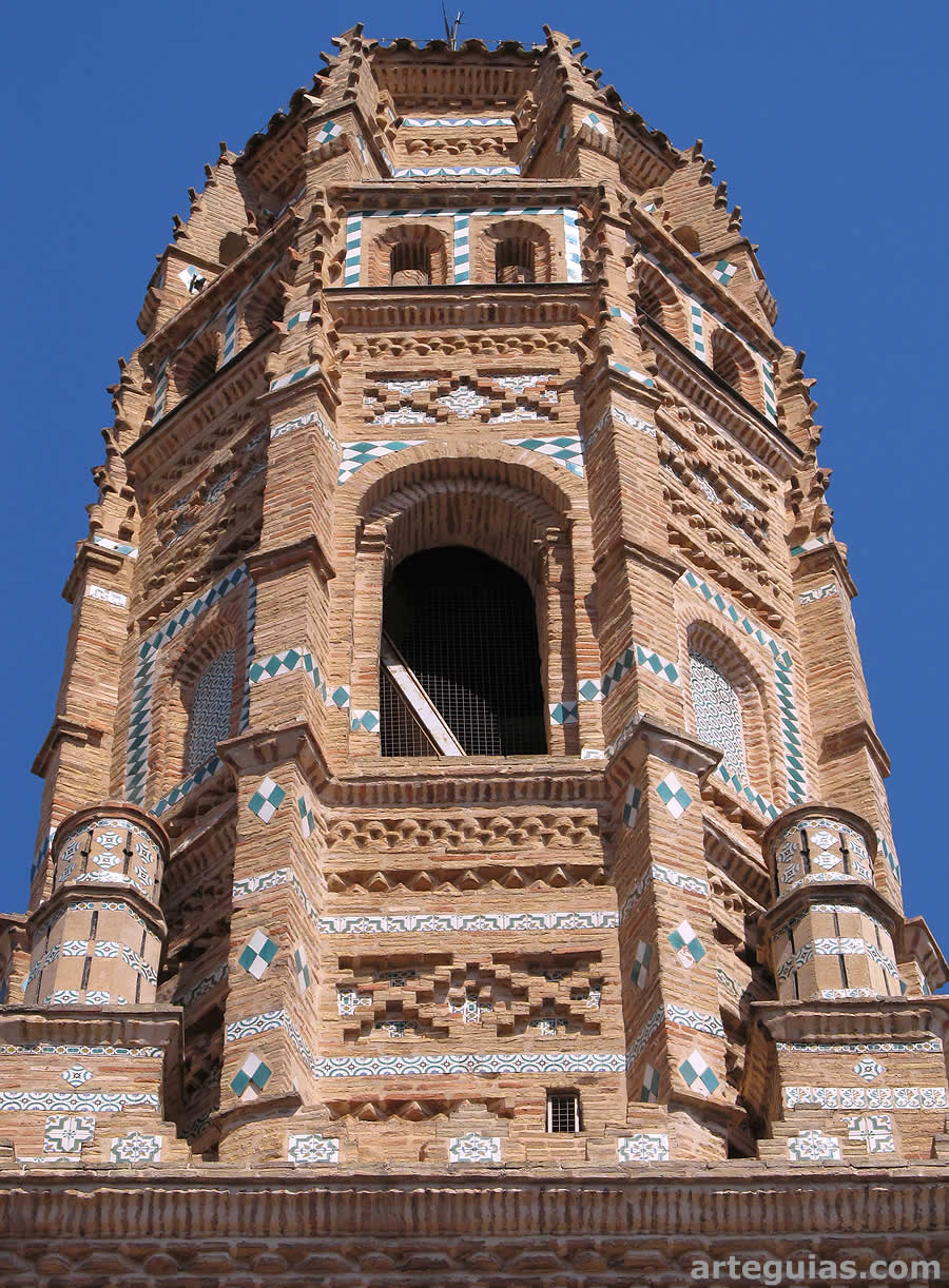 Iglesia de Utebo, Zaragoza : cuerpo alto o cuerpo de campanas