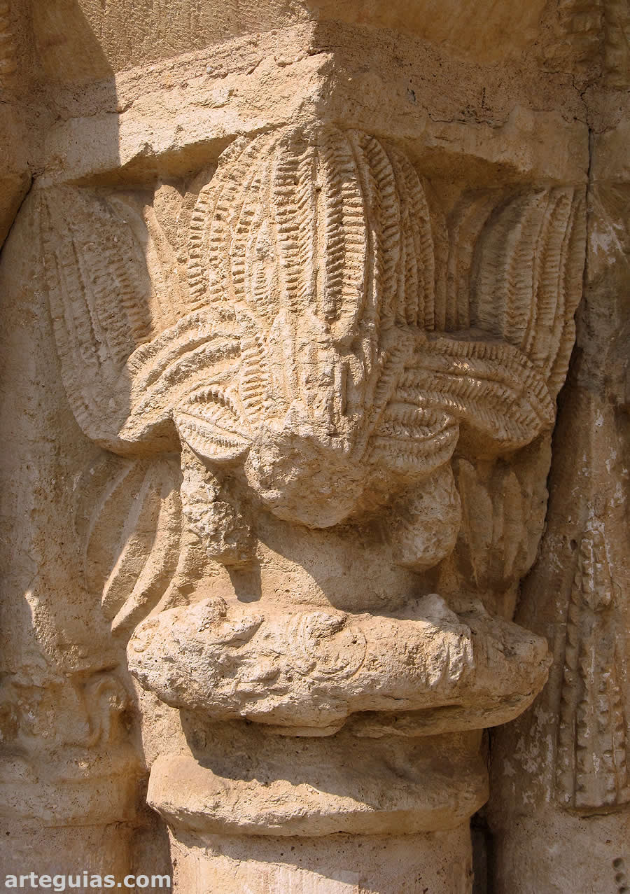 Capitel de la puerta de  Ochate