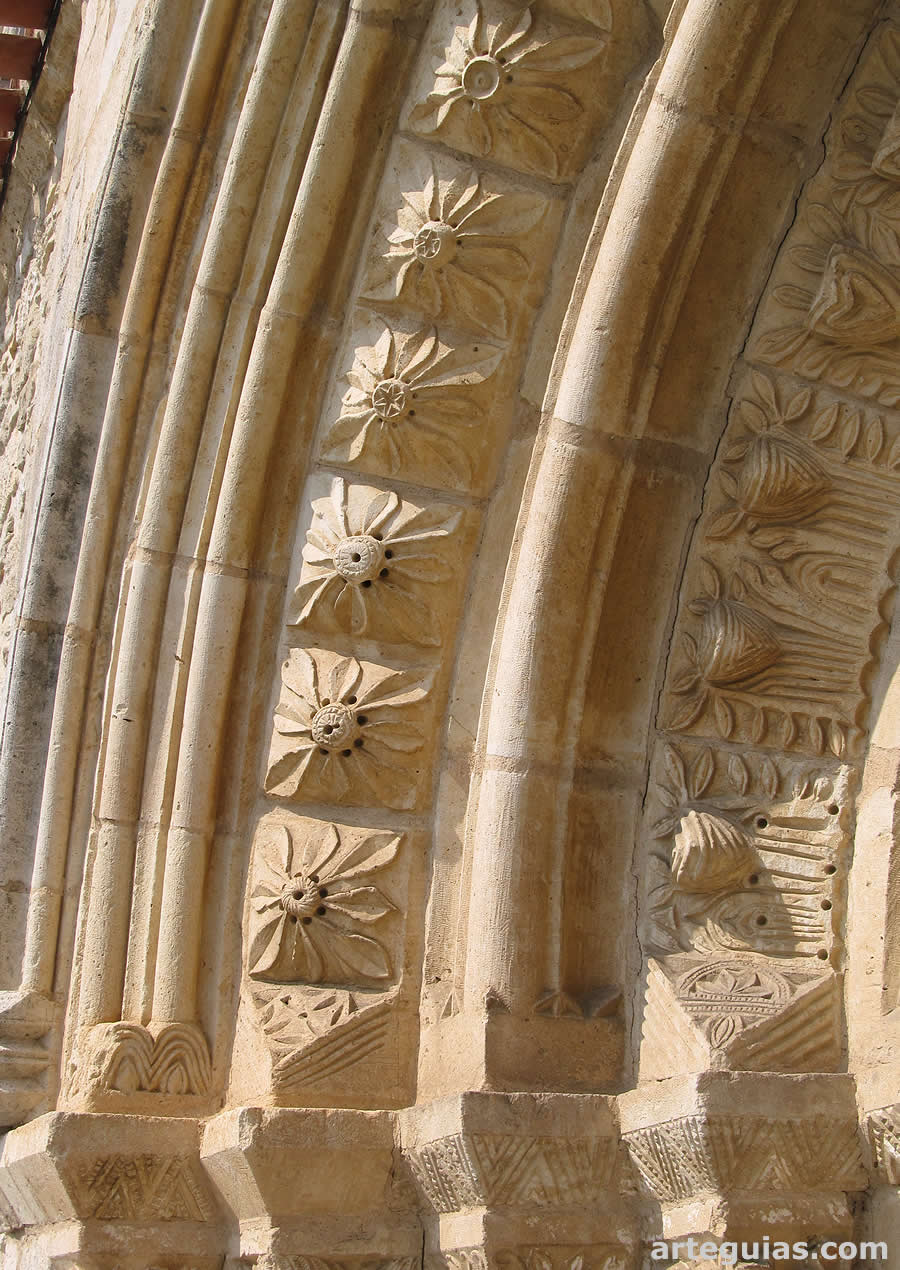 Decoraci&oacute;n de las arquivoltas