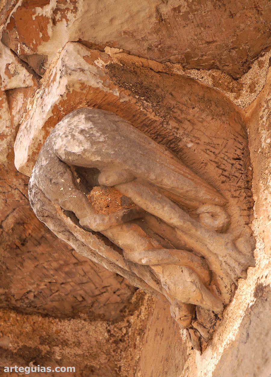 Canecillo de la cabecera