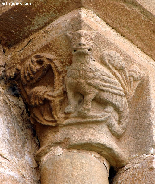 Iglesia de Aberin destaca por su monumentalidad y por su colecci&oacute;n de relieves tardorrom&aacute;nicos
