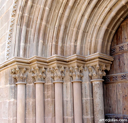 Arquivoltas y columnas