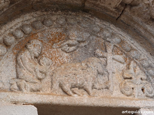 Iglesia de Berselos: t&iacute;mpano de la puerta