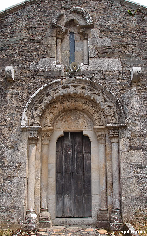 Fachada de la iglesia de Berselos