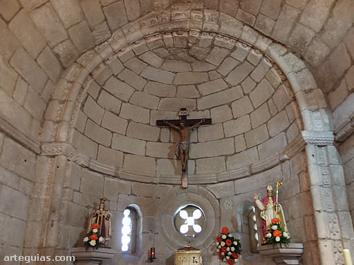 Interior del &aacute;bside