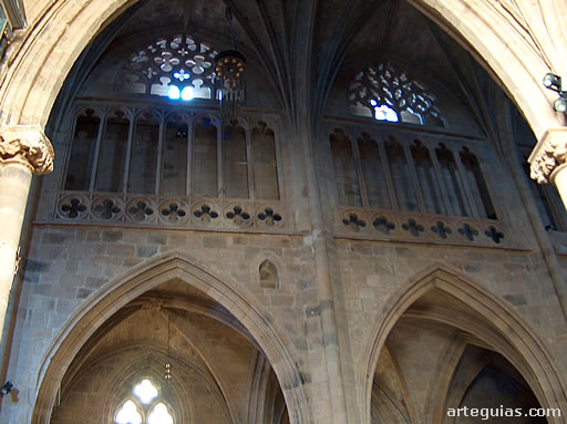 Triforio y claristorio de la iglesia de Getaria
