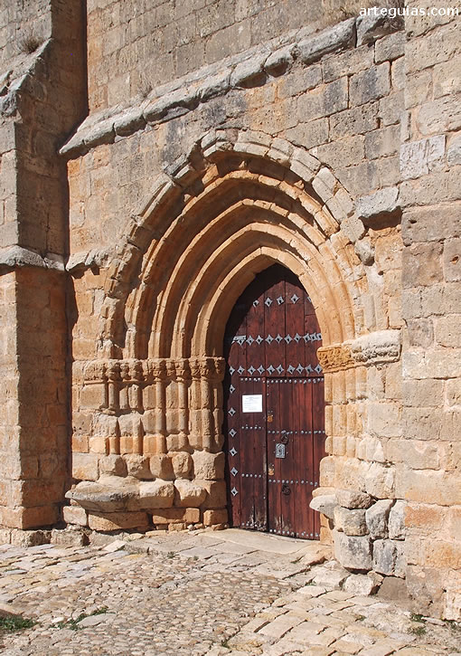 Puerta sur de la nave