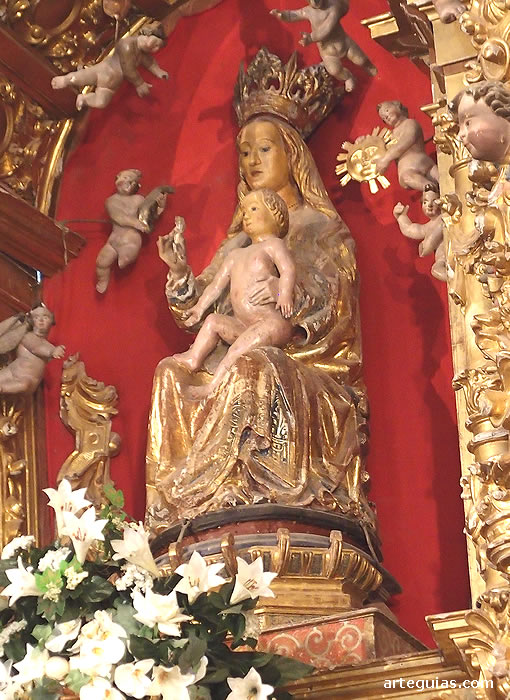 Escultura g&oacute;tica de la Virgen Mar&iacute;a y el Ni&ntilde;o en la iglesia de Grijalba