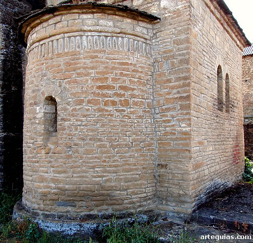 Iglesia de Lasieso: nave y &aacute;bside  del costado septentrional