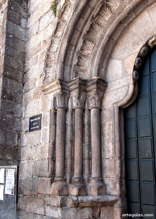Iglesia de San Juan de Ribadavia: Puerta occidental